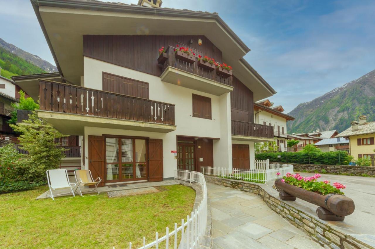 Casa Julie - Accogliente Rifugio Nella Quiete - Cour 0157 Lejlighed Courmayeur Eksteriør billede