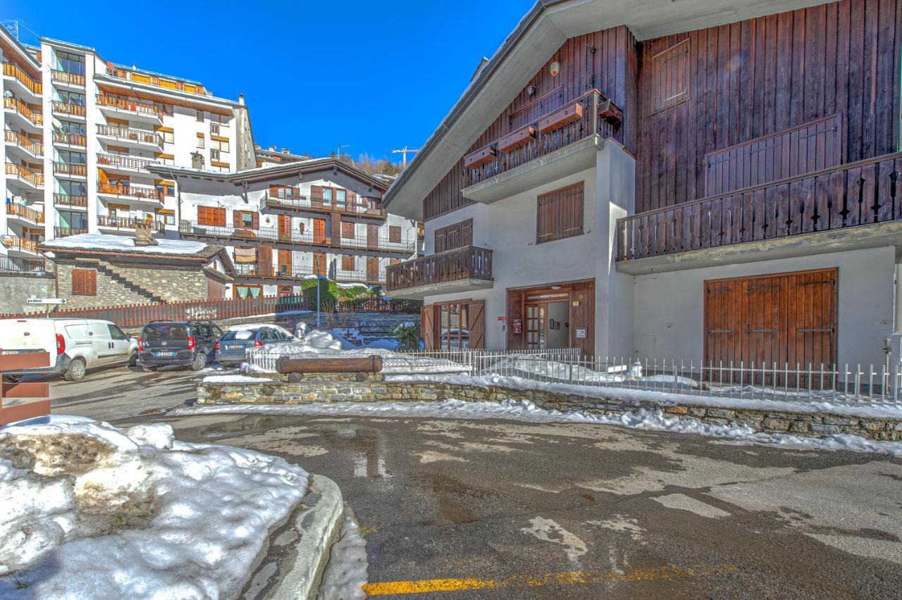 Casa Julie - Accogliente Rifugio Nella Quiete - Cour 0157 Lejlighed Courmayeur Eksteriør billede